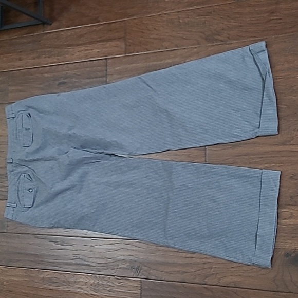 Gap women's gray pinstriped Wide-leg cuffed hem pants size 14 - Picture 2 of 7